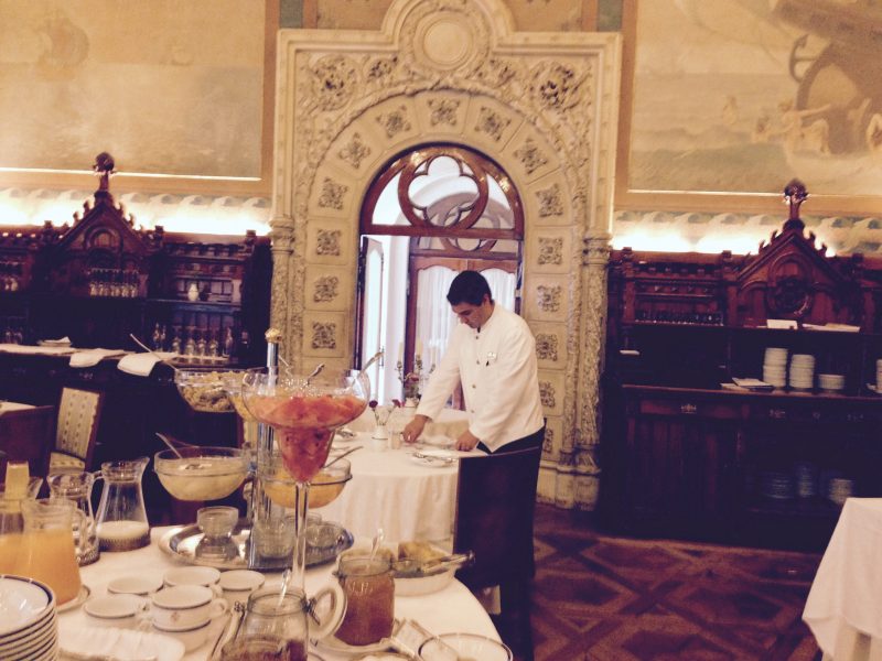 Dining room breakfast at Bussaco Palace